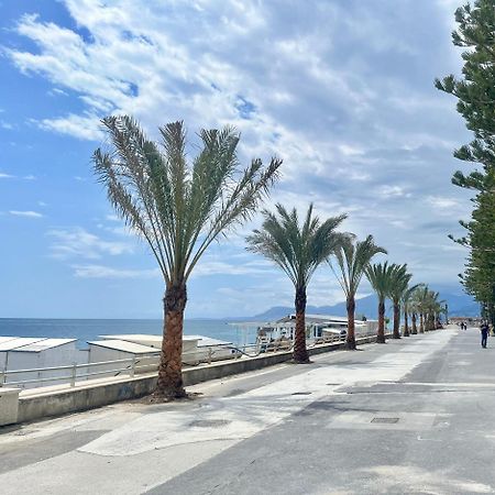 Casa Vacanza! A 50M Dal Mare! Bordighera Exterior photo